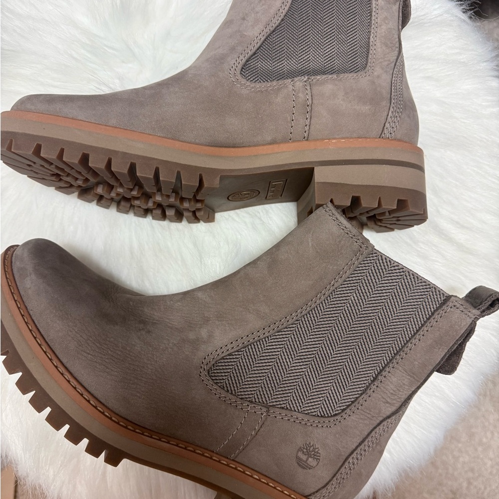 Timberland Women's Chelsea Boots - Picture 6 of 7
